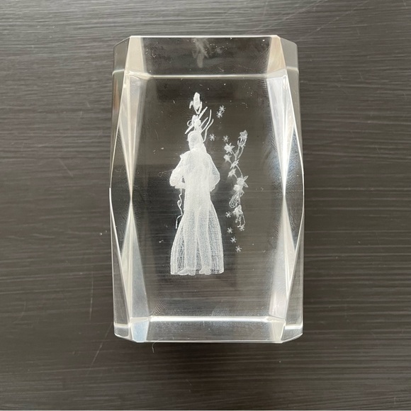 3D Laser Crystal Art Glass Hologram of a Bride and Groom - Picture 12 of 14